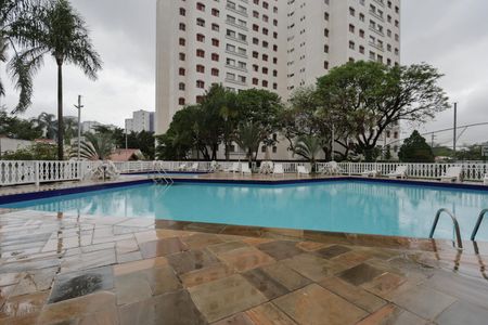 Apartamento à venda com 80m², 3 quartos e 2 vagas Apartamento à venda com 80m², 3 quartos e 2 vagasÁrea comum - Piscina