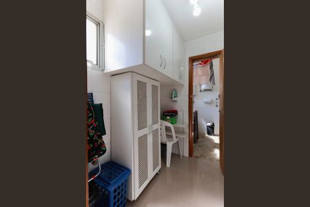 Apartamento à venda com 80m², 3 quartos e 2 vagas Apartamento à venda com 80m², 3 quartos e 2 vagasQuarto de serviço