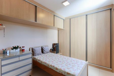 Apartamento à venda com 80m², 3 quartos e 2 vagas Apartamento à venda com 80m², 3 quartos e 2 vagasQuarto 1