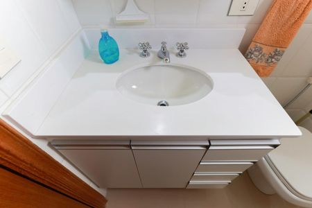 Apartamento à venda com 80m², 3 quartos e 2 vagas Apartamento à venda com 80m², 3 quartos e 2 vagasBanheiro