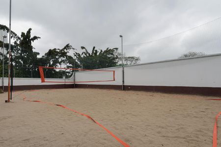 Apartamento à venda com 80m², 3 quartos e 2 vagas Apartamento à venda com 80m², 3 quartos e 2 vagasÁrea comum - Quadra de vôlei de praia