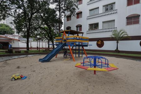 Apartamento à venda com 80m², 3 quartos e 2 vagas Apartamento à venda com 80m², 3 quartos e 2 vagasÁrea comum - Playground