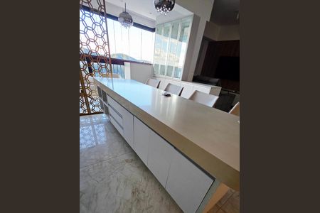 Cozinha de apartamento para alugar com 2 quartos, 76m² em Alphaville Empresarial, Barueri