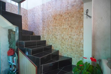 Casa à venda com 168m², 3 quartos e 2 vagasEscada - Acesso Terraço