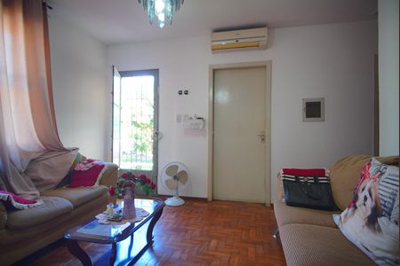 Casa à venda com 168m², 3 quartos e 2 vagasSala