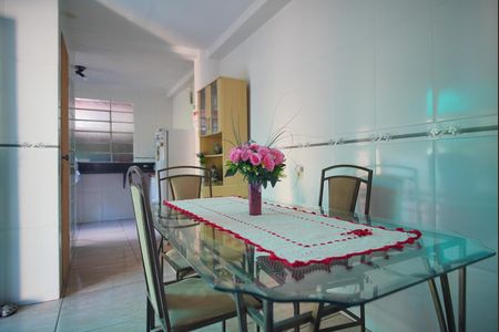 Casa à venda com 168m², 3 quartos e 2 vagasCozinha