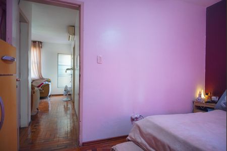 Quarto 2 de casa à venda com 3 quartos, 168m² em Jardim Carvalho, Porto Alegre