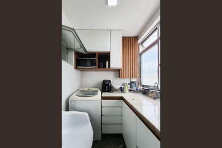 Apartamento à venda com 64m², 2 quartos e 1 vagaÁrea de Serviço 