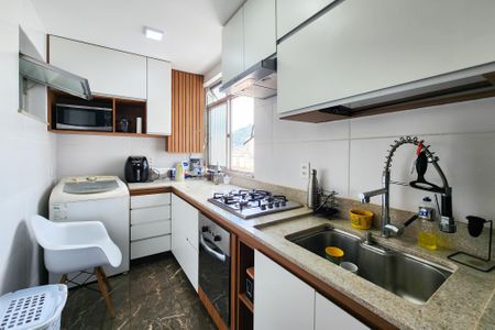 Apartamento à venda com 64m², 2 quartos e 1 vagaCozinha 