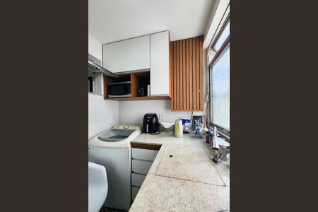 Apartamento à venda com 64m², 2 quartos e 1 vagaÁrea de Serviço 