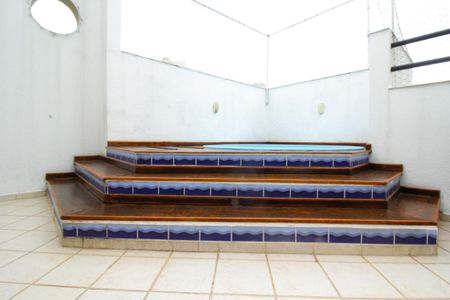 Apartamento à venda com 124m², 2 quartos e 4 vagas Apartamento à venda com 124m², 2 quartos e 4 vagasPiscina