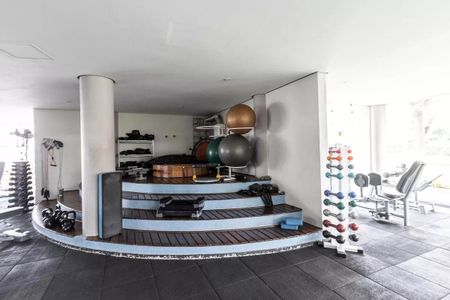 Apartamento à venda com 124m², 2 quartos e 4 vagas Apartamento à venda com 124m², 2 quartos e 4 vagasÁrea comum - Academia