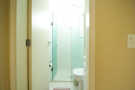 Apartamento à venda com 124m², 2 quartos e 4 vagas Apartamento à venda com 124m², 2 quartos e 4 vagasBanheiro Social