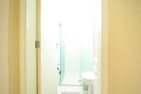 Apartamento à venda com 124m², 2 quartos e 4 vagas Apartamento à venda com 124m², 2 quartos e 4 vagasBanheiro Social