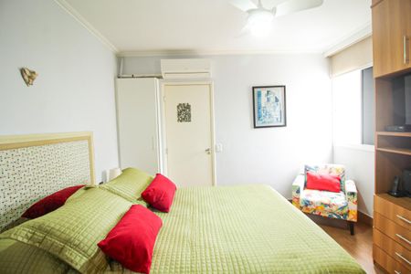 Apartamento à venda com 124m², 2 quartos e 4 vagas Apartamento à venda com 124m², 2 quartos e 4 vagasQuarto Suíte