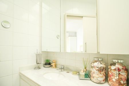 Apartamento à venda com 124m², 2 quartos e 4 vagas Apartamento à venda com 124m², 2 quartos e 4 vagasBanheiro da Suíte