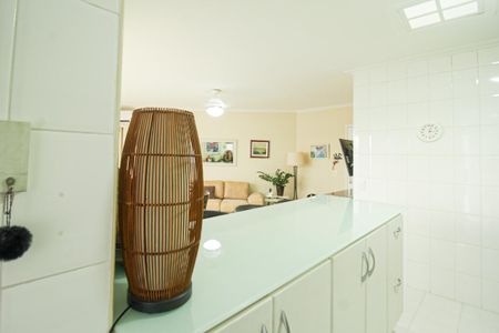 Apartamento à venda com 124m², 2 quartos e 4 vagas Apartamento à venda com 124m², 2 quartos e 4 vagasCozinha