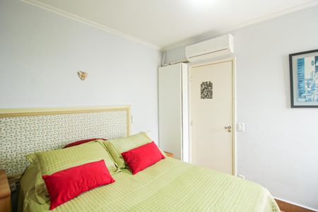 Apartamento à venda com 124m², 2 quartos e 4 vagas Apartamento à venda com 124m², 2 quartos e 4 vagasQuarto Suíte