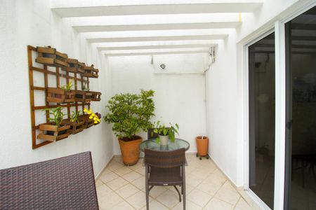 Apartamento à venda com 124m², 2 quartos e 4 vagas Apartamento à venda com 124m², 2 quartos e 4 vagasÁrea externa