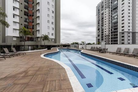 Apartamento à venda com 124m², 2 quartos e 4 vagas Apartamento à venda com 124m², 2 quartos e 4 vagasÁrea comum - Piscina