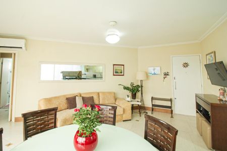 Apartamento à venda com 124m², 2 quartos e 4 vagas Apartamento à venda com 124m², 2 quartos e 4 vagasSala