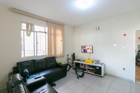 Casa à venda com 3 quartos, 360m² em Santa Rosa, Belo Horizonte