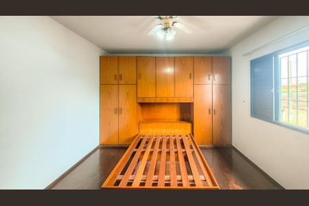 Suíte de casa à venda com 3 quartos, 145m² em Jardim Alzira, São Paulo