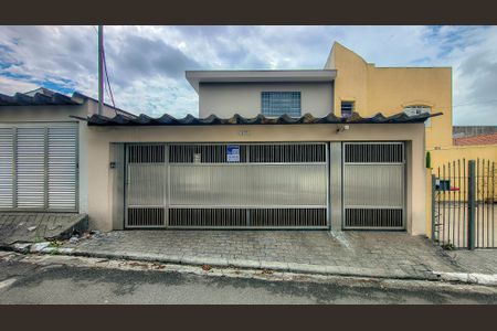 Casa à venda com 145m², 3 quartos e 3 vagasFachada e Plaquinha instalada