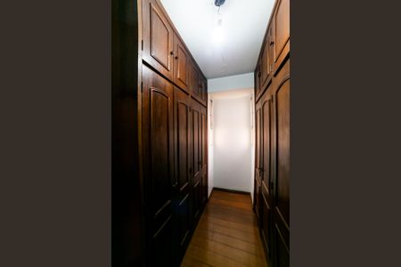 Apartamento à venda com 290m², 4 quartos e 3 vagasCloset da suíte 2