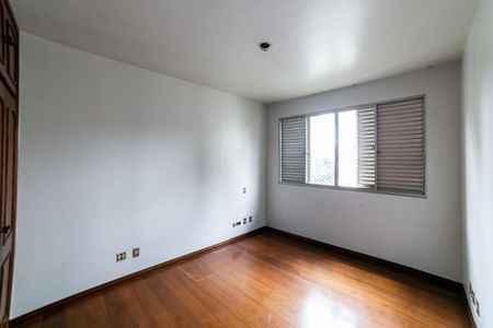 Apartamento à venda com 290m², 4 quartos e 3 vagasQuarto 2