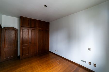 Apartamento à venda com 290m², 4 quartos e 3 vagasQuarto 2