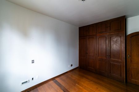 Apartamento à venda com 290m², 4 quartos e 3 vagasQuarto 1