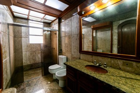 Apartamento à venda com 290m², 4 quartos e 3 vagasBanheiro Social