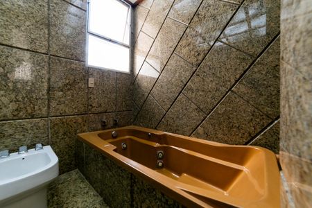 Apartamento à venda com 290m², 4 quartos e 3 vagasBanheiro da Suíte 2