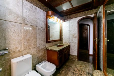 Apartamento à venda com 290m², 4 quartos e 3 vagasBanheiro Social