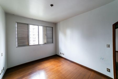 Apartamento à venda com 290m², 4 quartos e 3 vagasQuarto 2