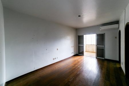 Apartamento à venda com 290m², 4 quartos e 3 vagasSuíte 1