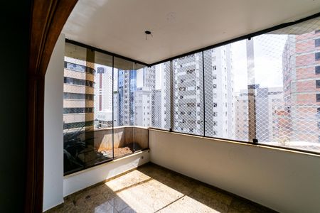 Apartamento à venda com 290m², 4 quartos e 3 vagasVaranda da Sala