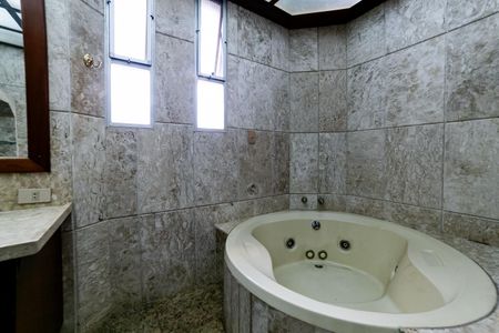 Apartamento à venda com 290m², 4 quartos e 3 vagasBanheiro da Suíte 1