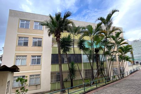 Apartamento para alugar com 75m², 3 quartos e 1 vaga Apartamento para alugar com 75m², 3 quartos e 1 vagaFachada