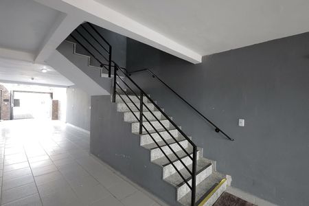 Apartamento à venda com 48m², 2 quartos e 1 vagaEscada