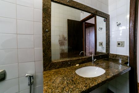 Banheiro Social de apartamento para alugar com 1 quarto, 42m² em Floresta, Belo Horizonte