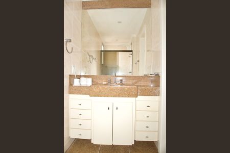 Apartamento para alugar com 123m², 4 quartos e 3 vagas Apartamento para alugar com 123m², 4 quartos e 3 vagasBanheiro da Suíte