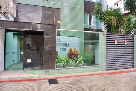 Apartamento para alugar com 123m², 4 quartos e 3 vagas