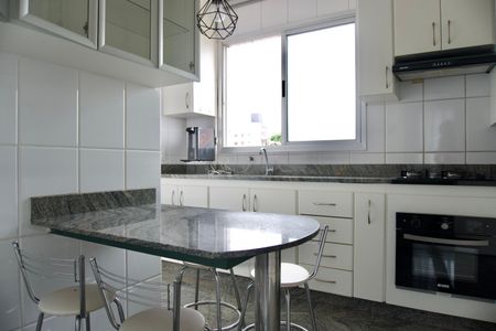 Apartamento para alugar com 123m², 4 quartos e 3 vagas Apartamento para alugar com 123m², 4 quartos e 3 vagasCozinha