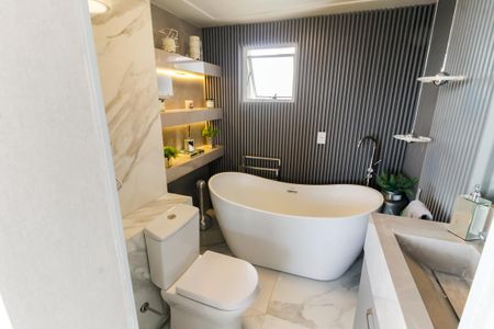 Apartamento à venda com 170m², 2 quartos e 3 vagasBanheiro - Cobertura