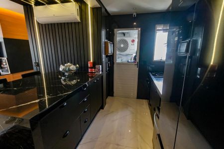 Apartamento à venda com 170m², 2 quartos e 3 vagasCozinha - Armários