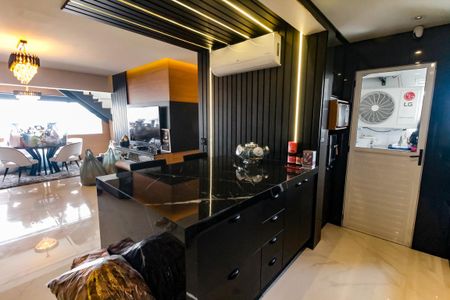 Apartamento à venda com 170m², 2 quartos e 3 vagasCozinha - Armários