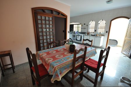 Casa à venda com 405m², 3 quartos e 7 vagasCopa