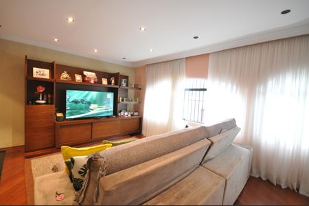 Casa à venda com 405m², 3 quartos e 7 vagasSala